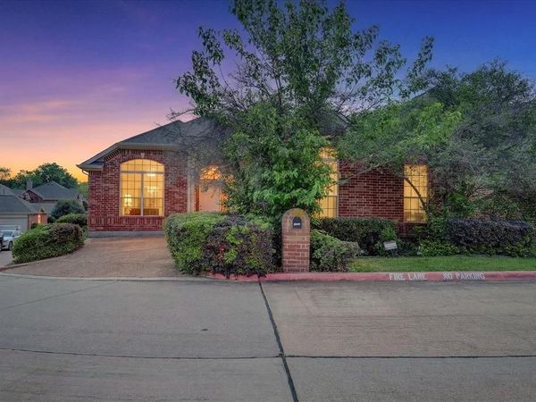 3304 Landhope Circle, Arlington, TX 76016