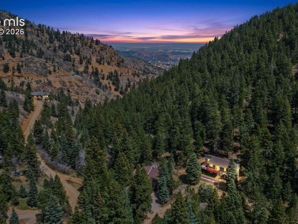 5130 Neeper Valley Road, Manitou Springs, CO 80829