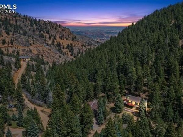 5130 Neeper Valley Road, Manitou Springs, CO 80829