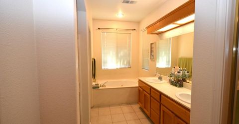 225 Stonewood Dr, Los Banos, CA 93635 Photo