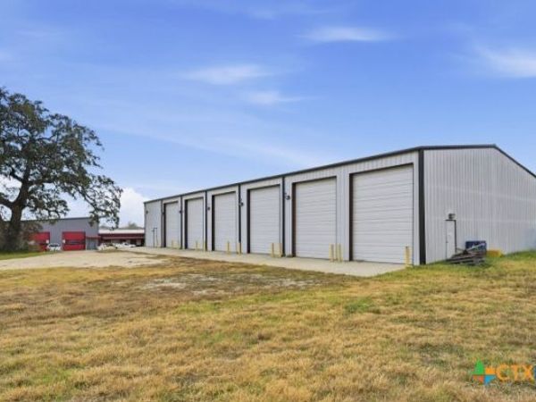 557 W Wheeler Street, Stockdale, TX 78160