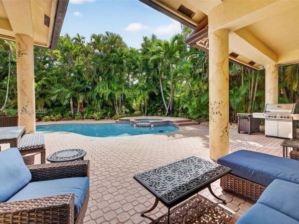 1083 SW 156th Ter, Pembroke Pines, FL 33027