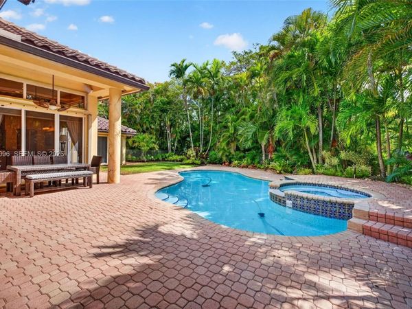 1083 SW 156th Ter , Pembroke Pines, FL 33027