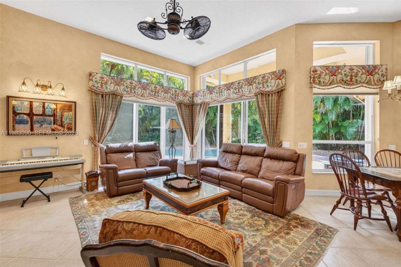 1083 SW 156th Ter, Pembroke Pines, FL 33027 Photo