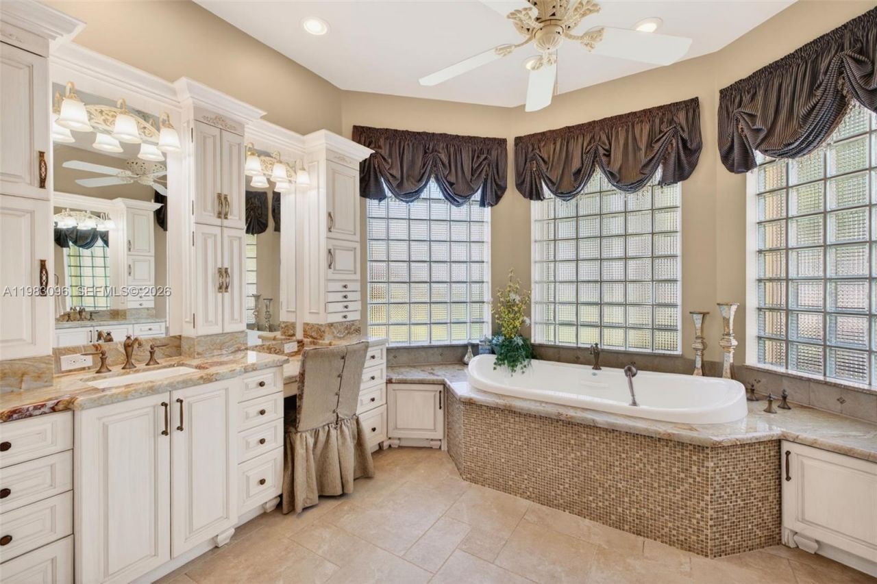 1083 SW 156th Ter, Pembroke Pines, FL 33027 Photo