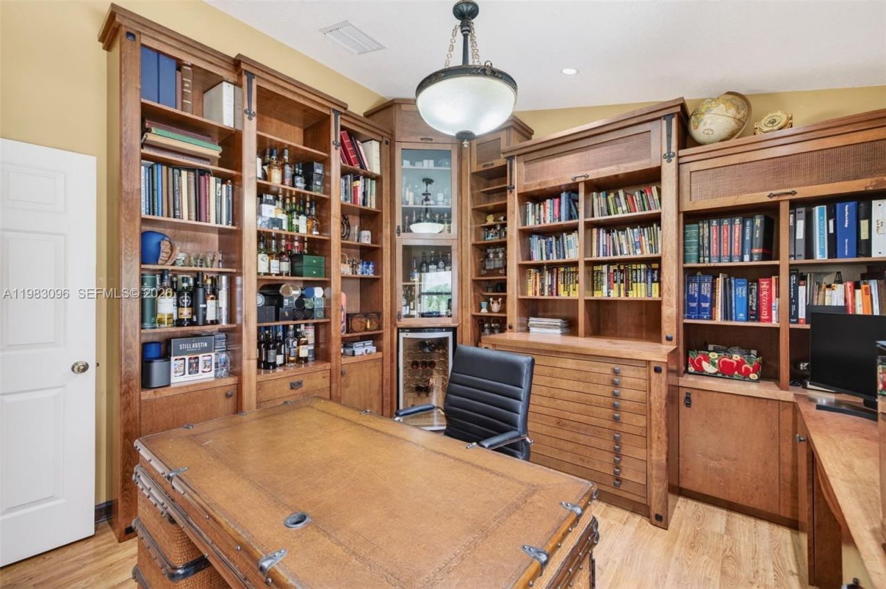 1083 SW 156th Ter, Pembroke Pines, FL 33027 Photo