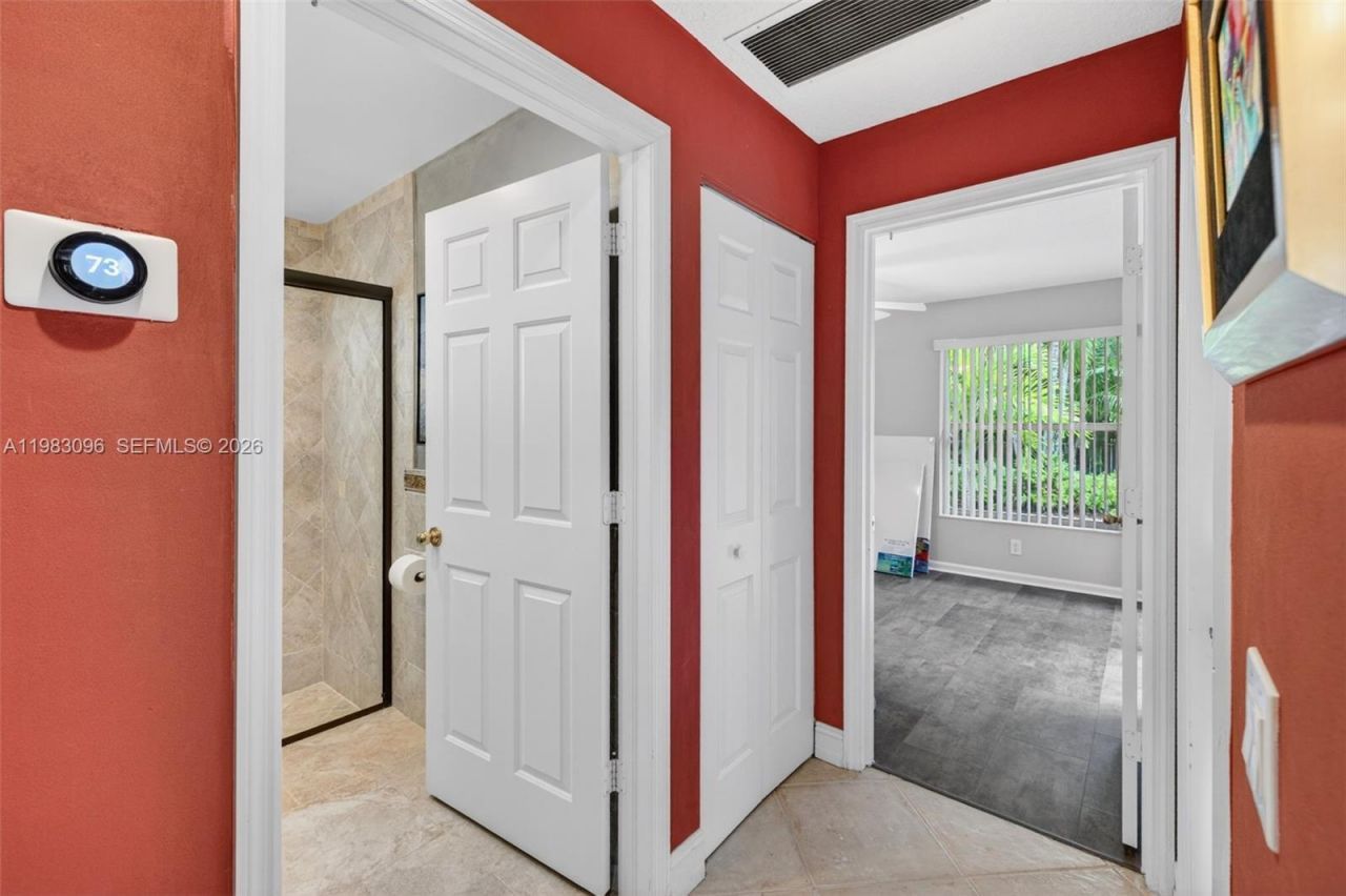 1083 SW 156th Ter, Pembroke Pines, FL 33027 Photo