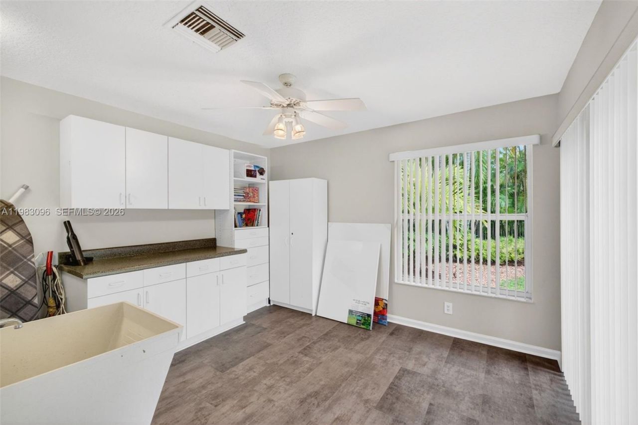 1083 SW 156th Ter, Pembroke Pines, FL 33027 Photo