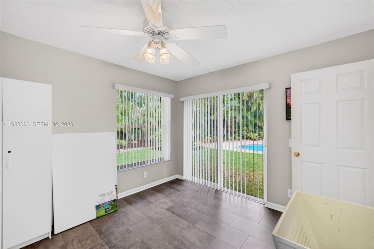 1083 SW 156th Ter, Pembroke Pines, FL 33027 Photo