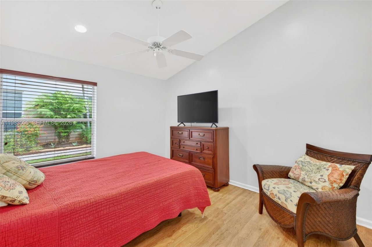 1083 SW 156th Ter, Pembroke Pines, FL 33027 Photo