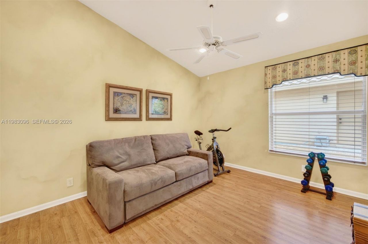 1083 SW 156th Ter, Pembroke Pines, FL 33027 Photo