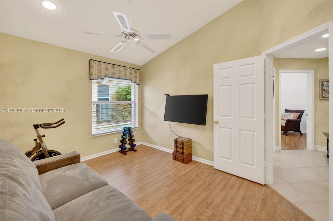 1083 SW 156th Ter, Pembroke Pines, FL 33027 Photo