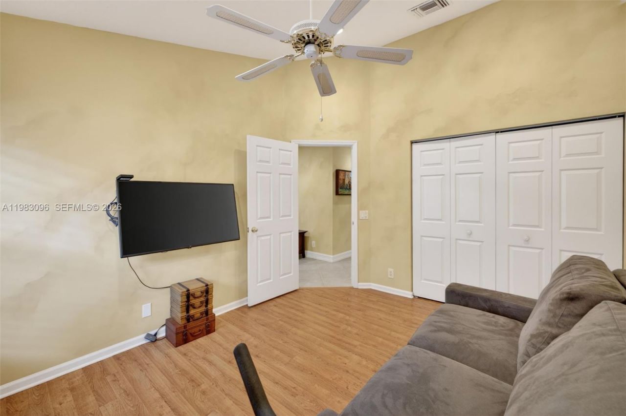 1083 SW 156th Ter, Pembroke Pines, FL 33027 Photo