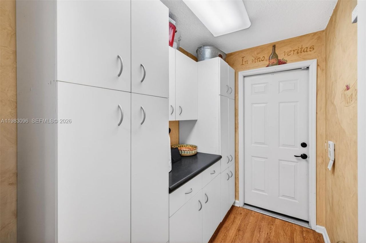 1083 SW 156th Ter, Pembroke Pines, FL 33027 Photo