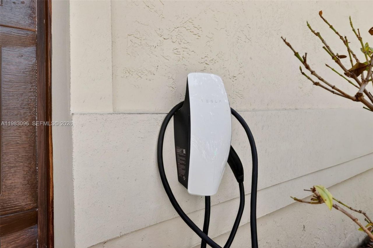 1083 SW 156th Ter, Pembroke Pines, FL 33027 Photo