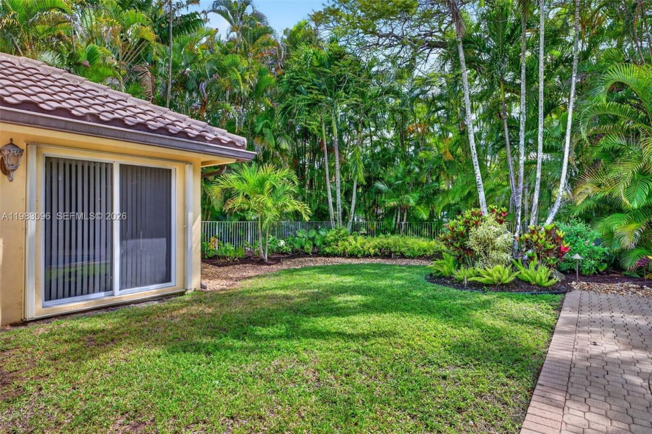 1083 SW 156th Ter, Pembroke Pines, FL 33027 Photo