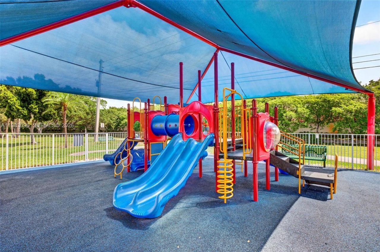 1083 SW 156th Ter, Pembroke Pines, FL 33027 Photo