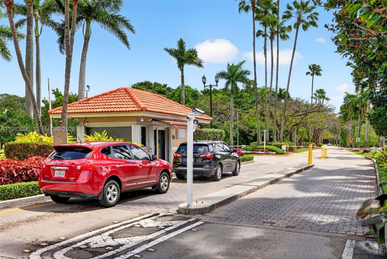 1083 SW 156th Ter, Pembroke Pines, FL 33027 Photo