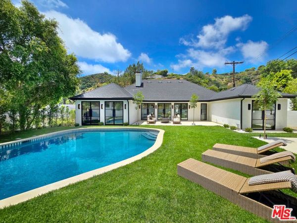 2288 Coldwater Canyon Drive, Beverly Hills, CA 90210