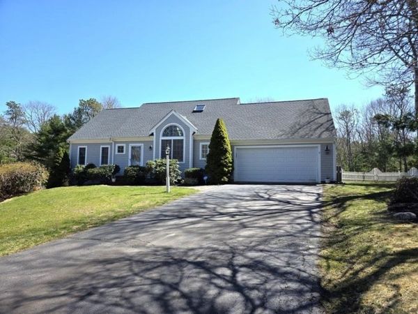 31 Falling Leaf Ln, Barnstable, MA 02655