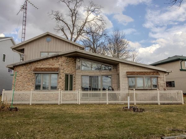 6105 S State Road 10, Knox, IN 46534