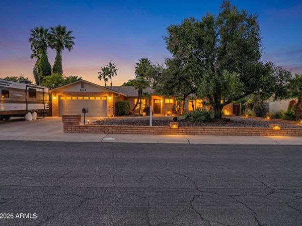 5012 E Winchcomb Drive, Scottsdale, AZ 85254