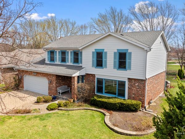 225 Fairway Drive, Prospect Heights, IL 60070