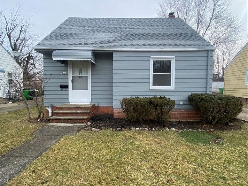 805 E 254th Street, Euclid, OH 44132 Photo 1