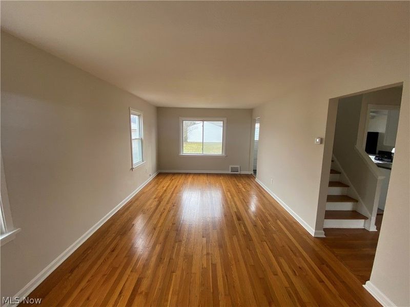 805 E 254th Street, Euclid, OH 44132 Photo 2