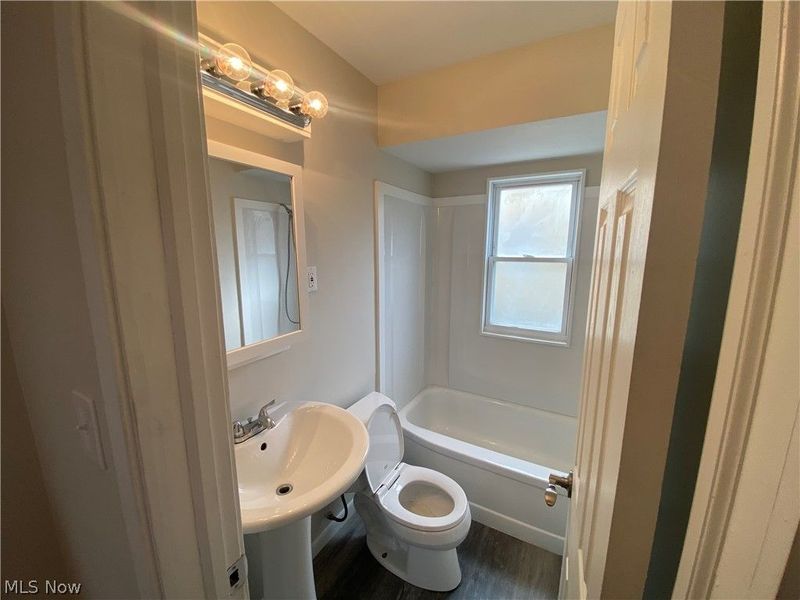 805 E 254th Street, Euclid, OH 44132 Photo 6