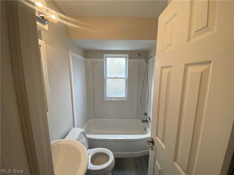 805 E 254th Street, Euclid, OH 44132 Photo 7