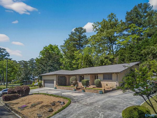 116 Fairoaks Circle, Gadsden, AL 35901