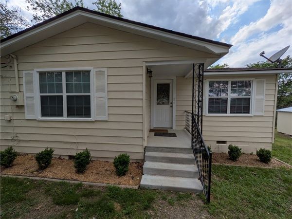 805 Ray Road , Clarksville, AR 72830