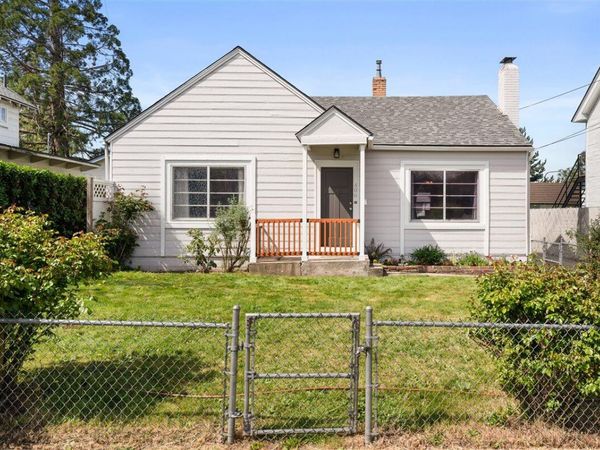 406 Newtown Street, Medford, OR 97501