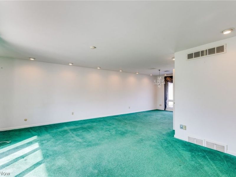 5365 Sampson Drive, Girard, OH 44420 Photo 11