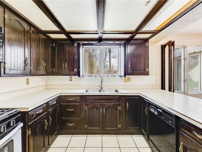 5365 Sampson Drive, Girard, OH 44420 Photo 16