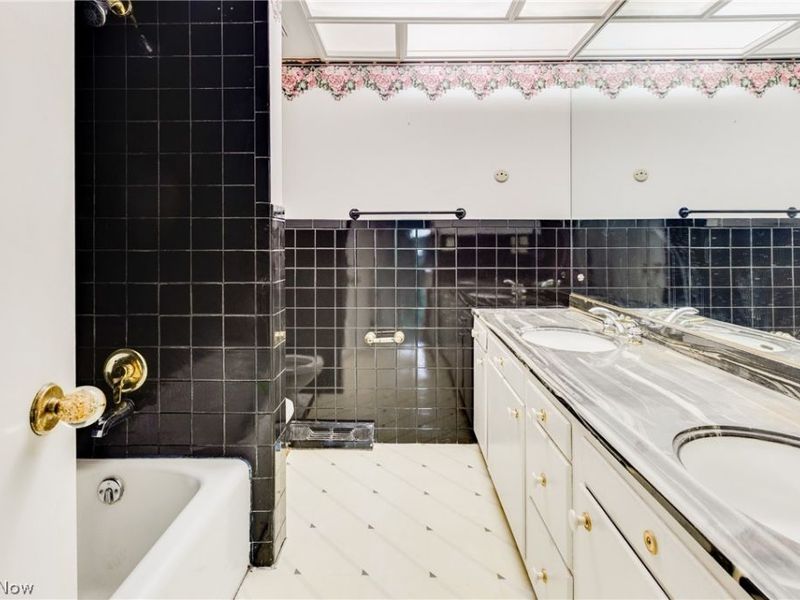 5365 Sampson Drive, Girard, OH 44420 Photo 32