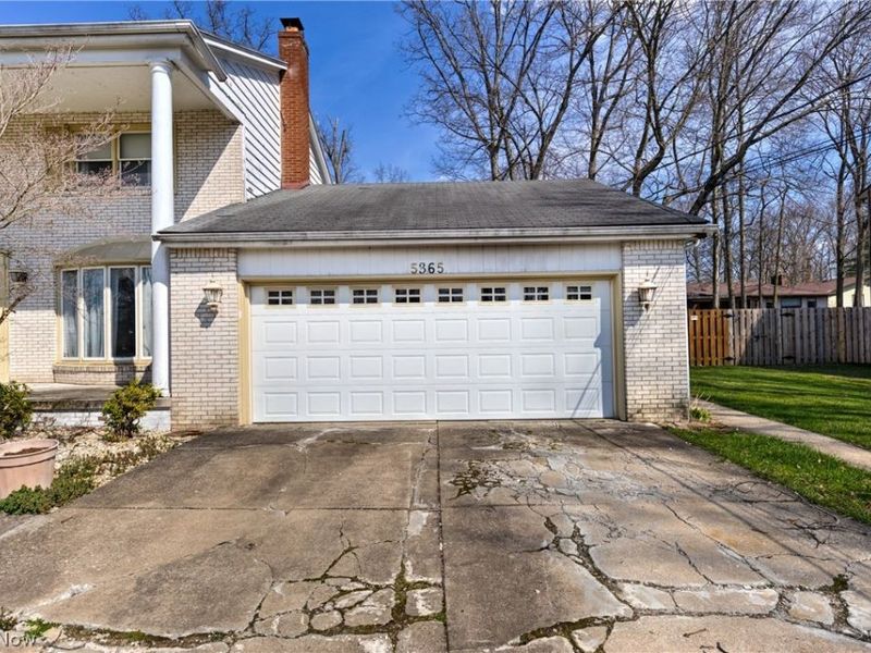 5365 Sampson Drive, Girard, OH 44420 Photo 5