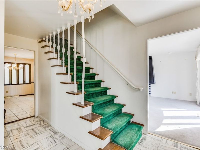 5365 Sampson Drive, Girard, OH 44420 Photo 6