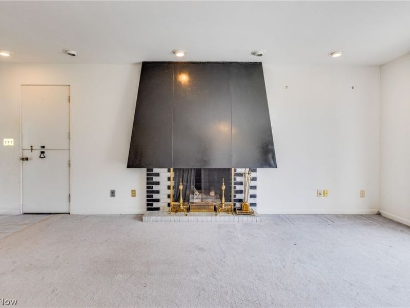 5365 Sampson Drive, Girard, OH 44420 Photo 8