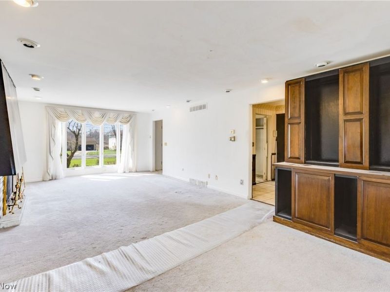 5365 Sampson Drive, Girard, OH 44420 Photo 9