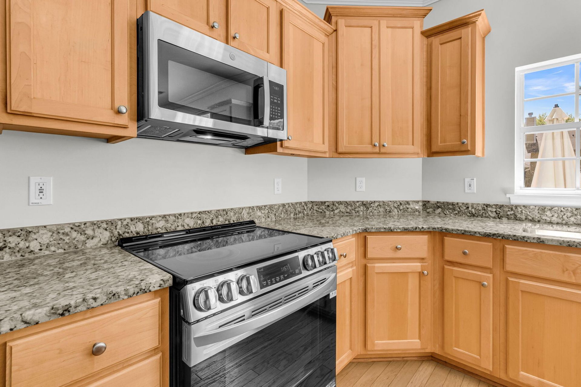 2116 Tall Grass Circle Photo 13