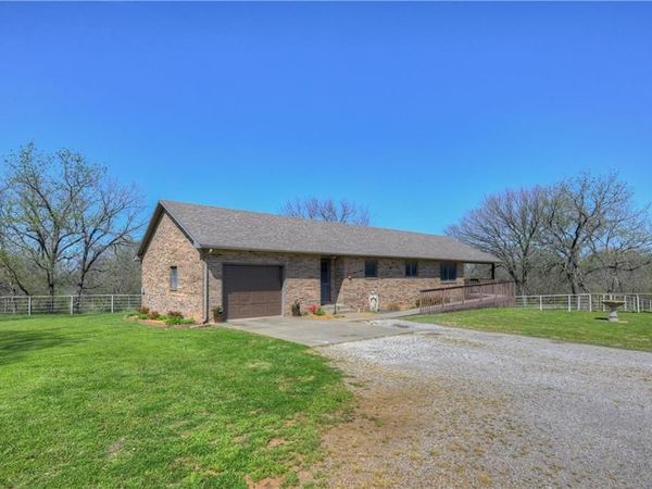 286 S 160th Street, Girard, KS 66743