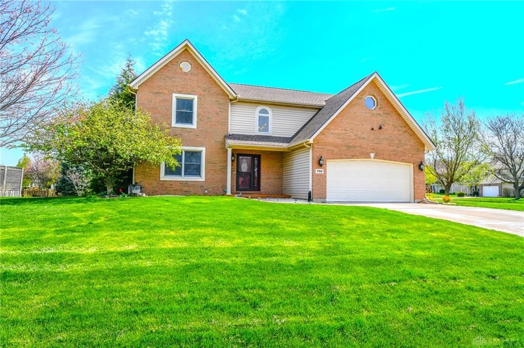 790 Chaucer Lane, Tipp City, OH 45371 Main Photo