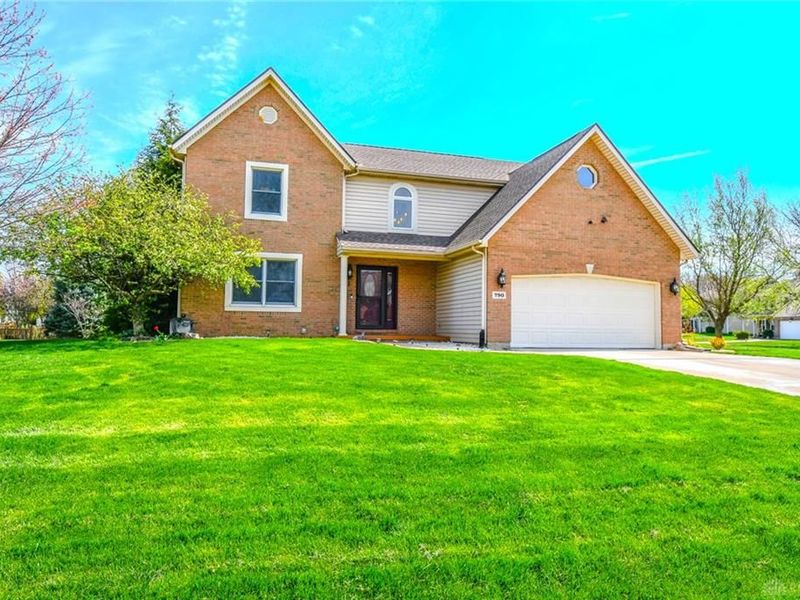 790 Chaucer Lane, Tipp City, OH 45371 Photo 1