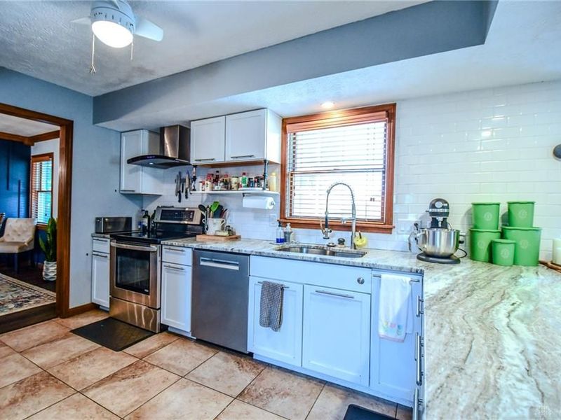 790 Chaucer Lane, Tipp City, OH 45371 Photo 6