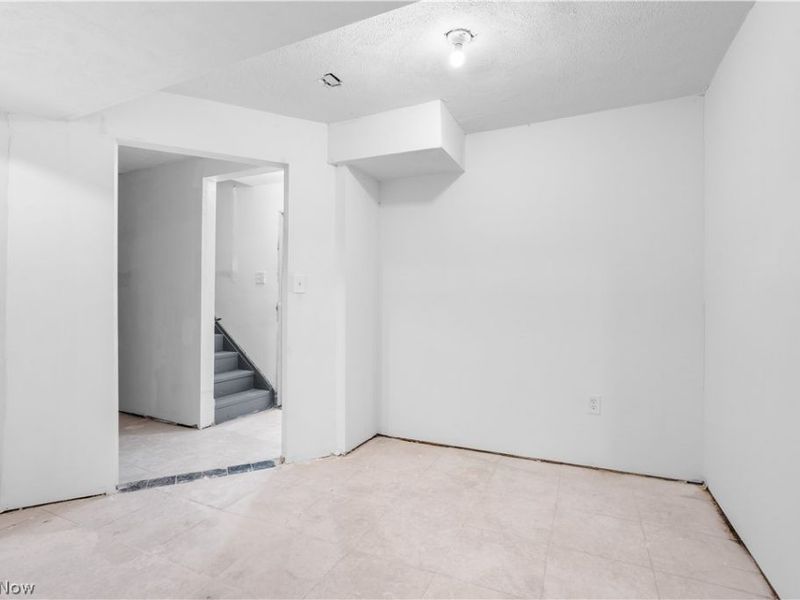 255 Cross Street, Akron, OH 44311 Photo 12