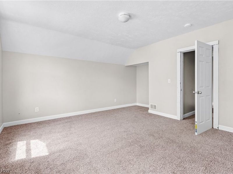255 Cross Street, Akron, OH 44311 Photo 16
