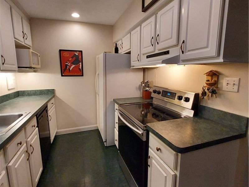 16395 Heather Lane, Unit 303, Middleburg Heights, OH 44130 Photo 11