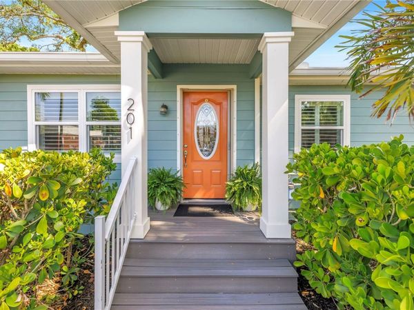 201 35TH AVENUE NE, ST PETERSBURG, FL 33704